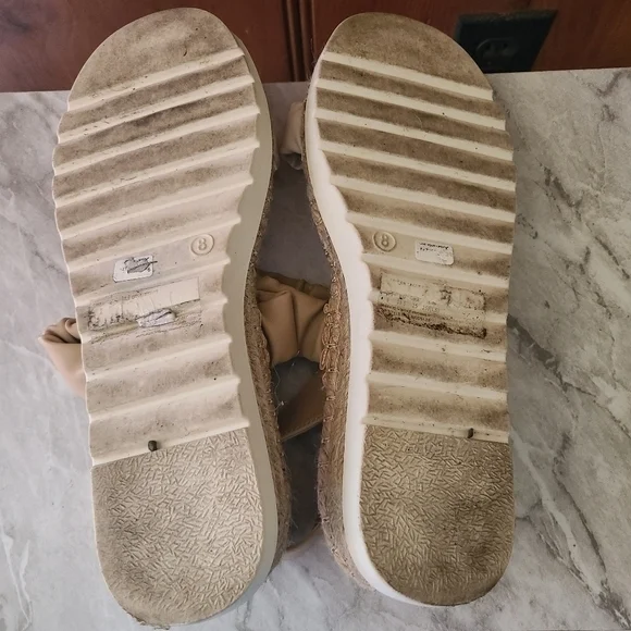 American‎ Eagle Espadrille Wedge - Picture 8 of 8